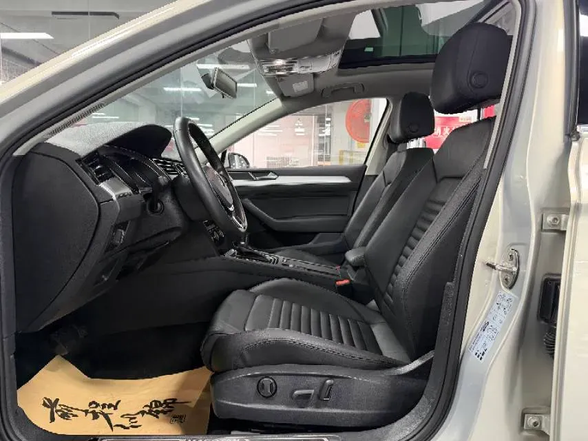 2018 Volkswagen Magotan 1.8T 180HP L4 7DCT,autocango,china used car exporter,china ev exporter,chinese used car exporter,chinese used ev exporter