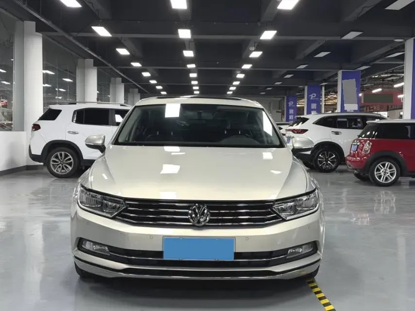 2018 Volkswagen Magotan 1.8T 180HP L4 7DCT,autocango,china used car exporter,china ev exporter,chinese used car exporter,chinese used ev exporter