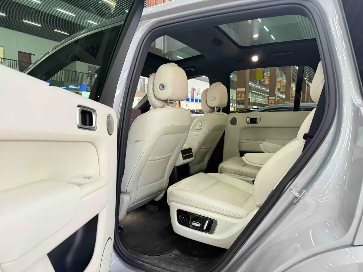 2023 Li L8 Range Extended 154HP REEV 40.9KWH,autocango,china used car exporter,china ev exporter,chinese used car exporter,chinese used ev exporter