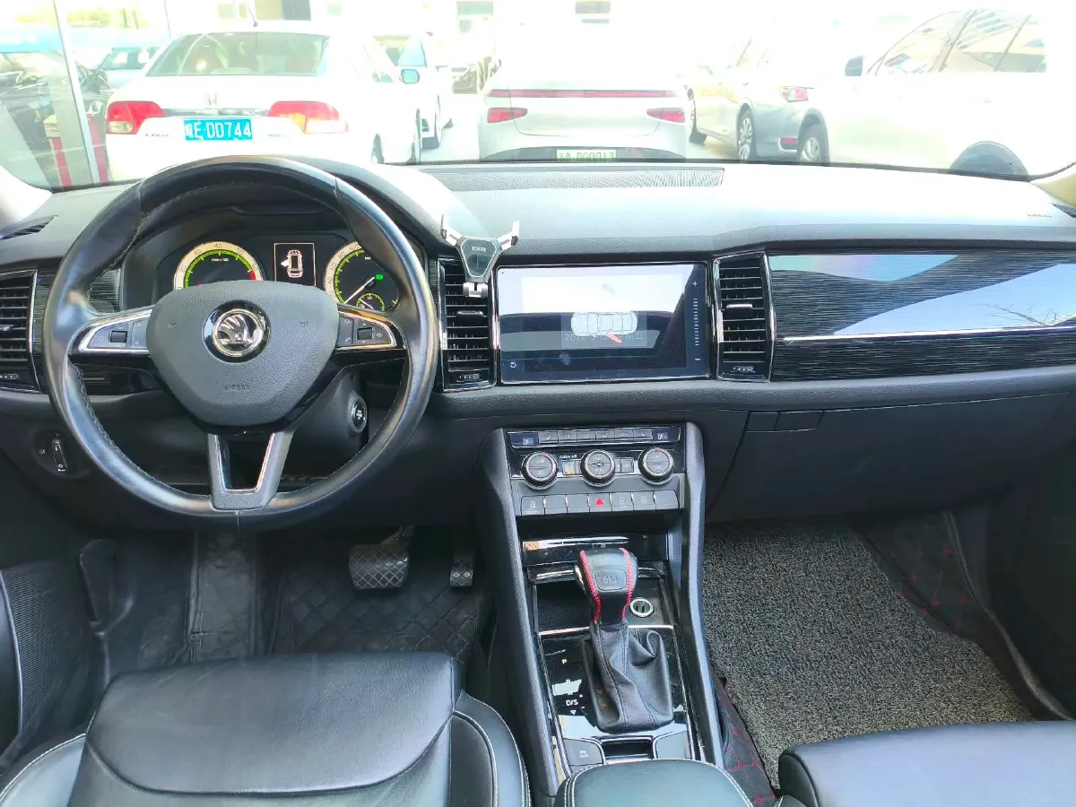 2018 Skoda Kodiak 2.0T 186HP L4 7DCT,autocango,china used car exporter,china ev exporter,chinese used car exporter,chinese used ev exporter