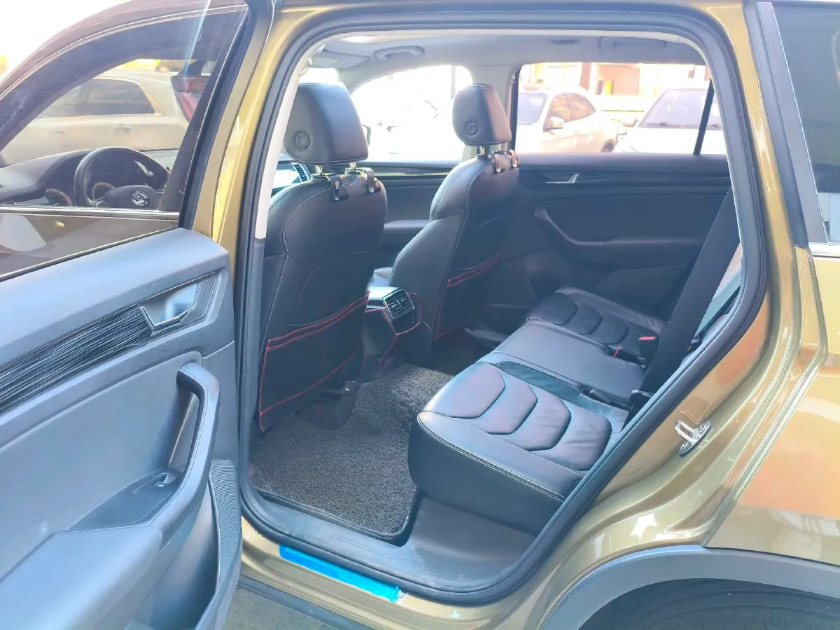 2018 Skoda Kodiak 2.0T 186HP L4 7DCT,autocango,china used car exporter,china ev exporter,chinese used car exporter,chinese used ev exporter