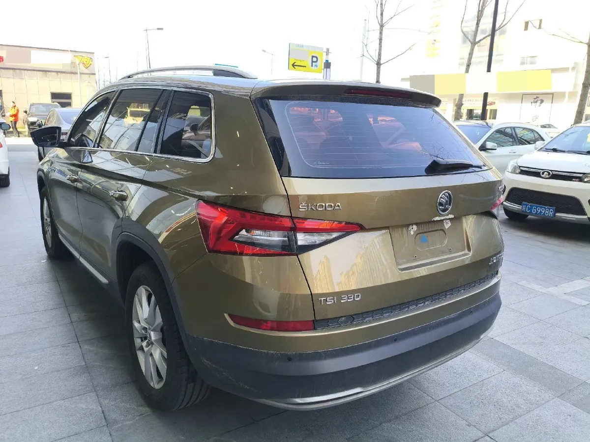 2018 Skoda Kodiak 2.0T 186HP L4 7DCT,autocango,china used car exporter,china ev exporter,chinese used car exporter,chinese used ev exporter