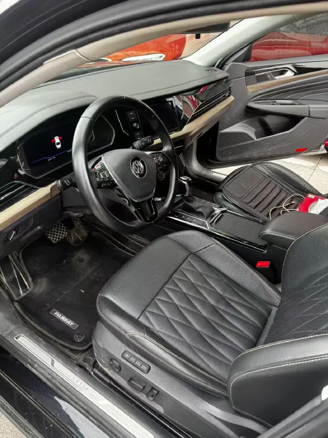 2019 Volvo V40 1.5T 152HP L4 6AT,autocango,china used car exporter,china ev exporter,chinese used car exporter,chinese used ev exporter