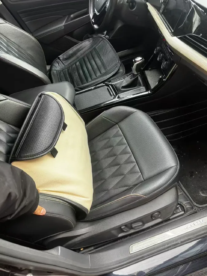 2019 Volvo V40 1.5T 152HP L4 6AT,autocango,china used car exporter,china ev exporter,chinese used car exporter,chinese used ev exporter