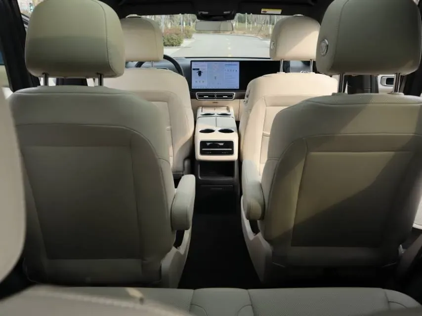 2023 Li L8 Range Extended 154HP REEV 40.9KWH,autocango,china used car exporter,china ev exporter,chinese used car exporter,chinese used ev exporter