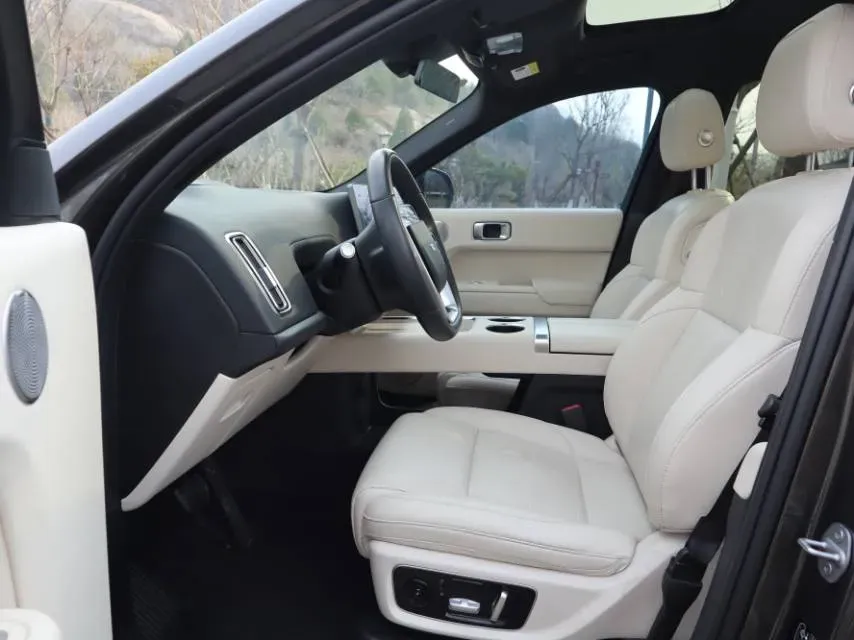 2023 Li L8 Range Extended 154HP REEV 40.9KWH,autocango,china used car exporter,china ev exporter,chinese used car exporter,chinese used ev exporter