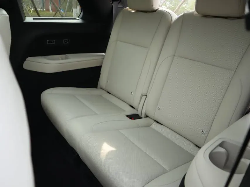 2023 Li L8 Range Extended 154HP REEV 40.9KWH,autocango,china used car exporter,china ev exporter,chinese used car exporter,chinese used ev exporter