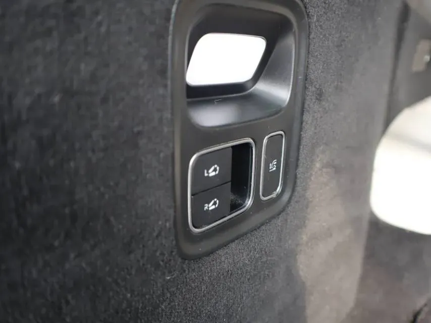 2023 Li L8 Range Extended 154HP REEV 40.9KWH,autocango,china used car exporter,china ev exporter,chinese used car exporter,chinese used ev exporter