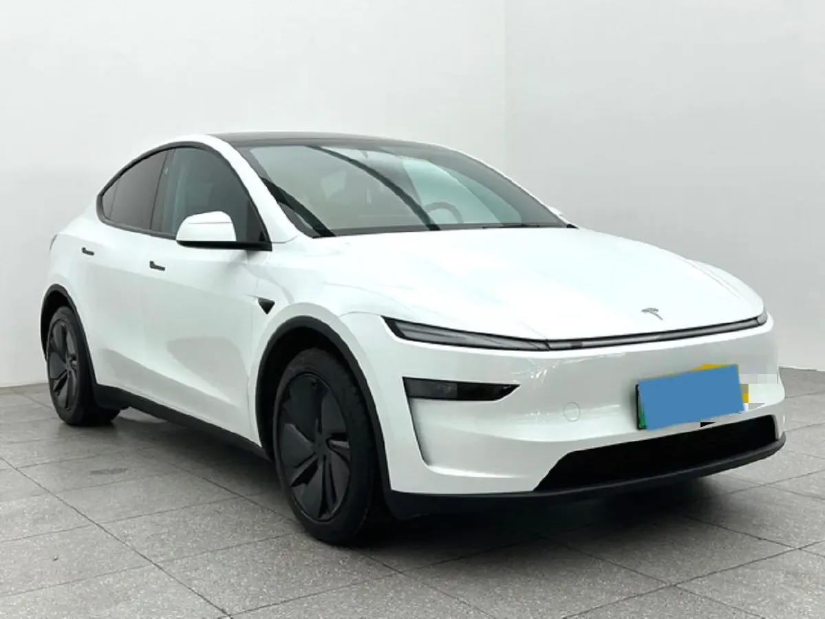2025 Tesla Model Y BEV 62.5KWH,autocango,china used car exporter,china ev exporter,chinese used car exporter,chinese used ev exporter