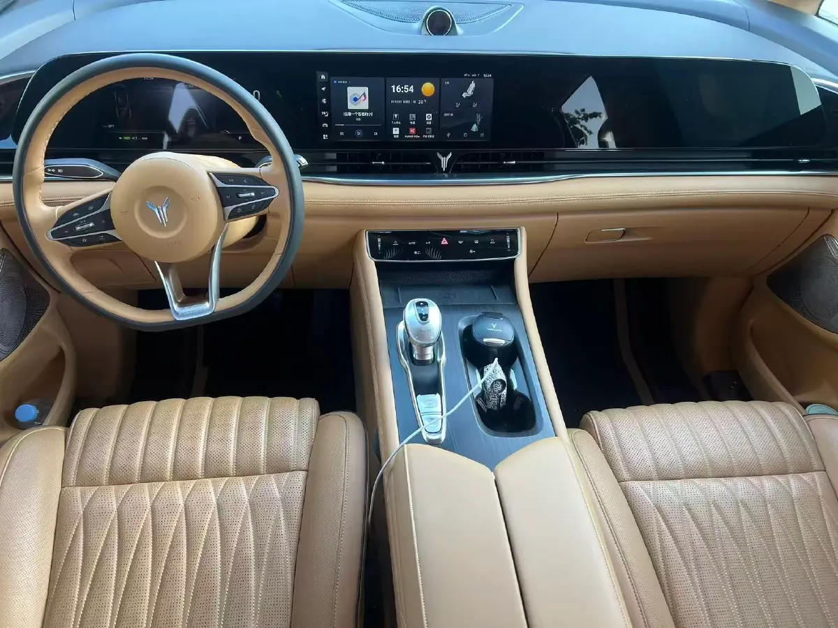 2022 Voyah Dream BEV 82KWH,autocango,china used car exporter,china ev exporter,chinese used car exporter,chinese used ev exporter