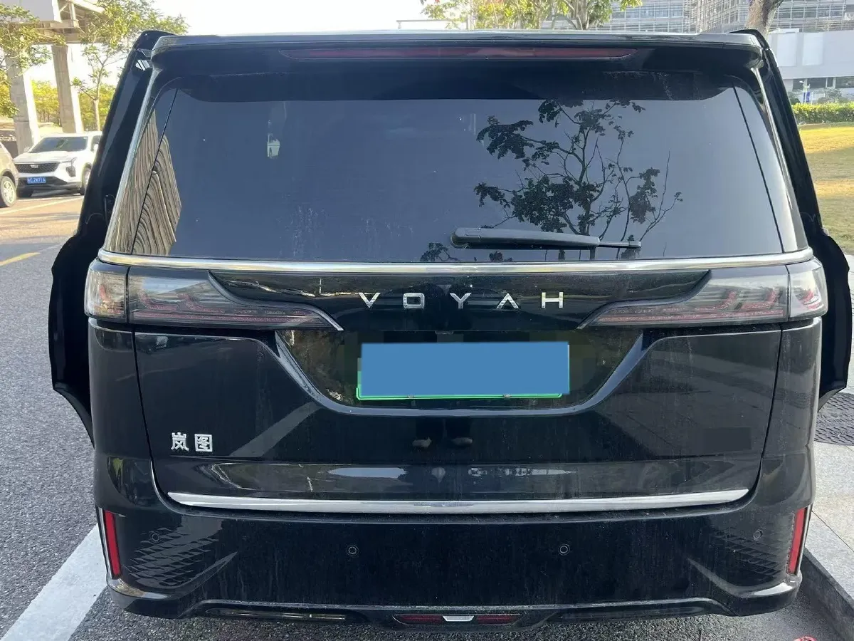 2022 Voyah Dream BEV 82KWH,autocango,china used car exporter,china ev exporter,chinese used car exporter,chinese used ev exporter
