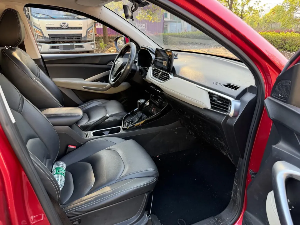 2019 BaoJun 530 1.5T 151HP L4 CVT,autocango,china used car exporter,china ev exporter,chinese used car exporter,chinese used ev exporter