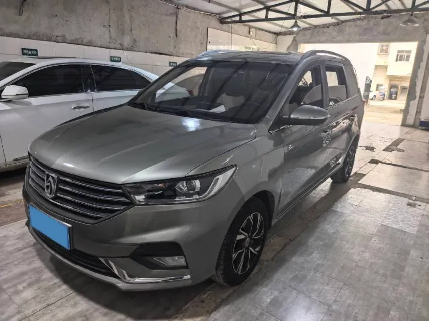 2018 BaoJun 530 1.5T 150HP L4 6MT,autocango,china used car exporter,china ev exporter,chinese used car exporter,chinese used ev exporter