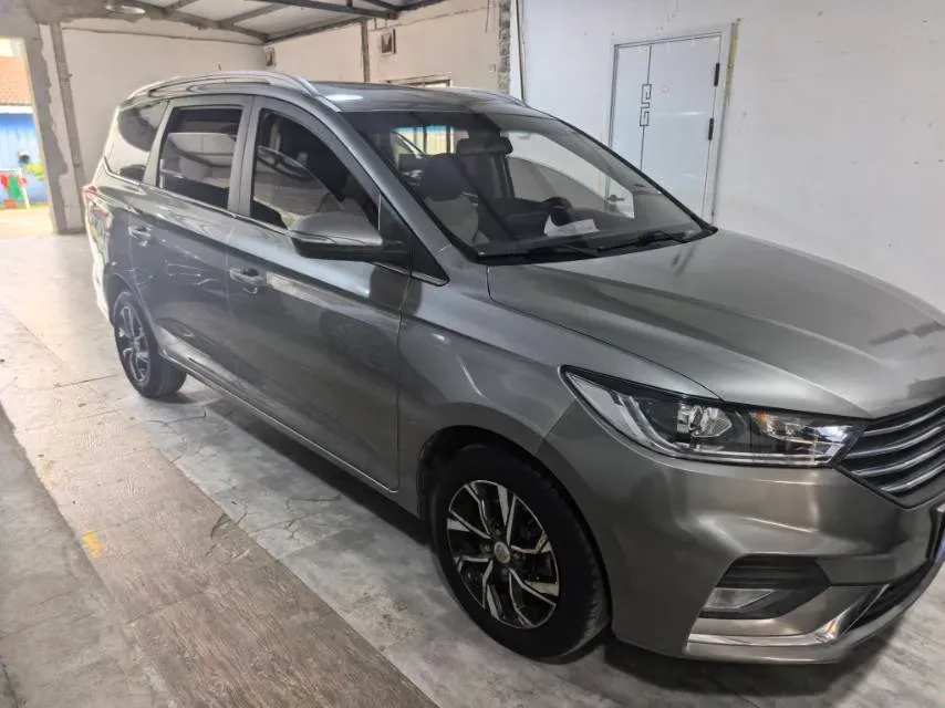 2018 BaoJun 530 1.5T 150HP L4 6MT,autocango,china used car exporter,china ev exporter,chinese used car exporter,chinese used ev exporter