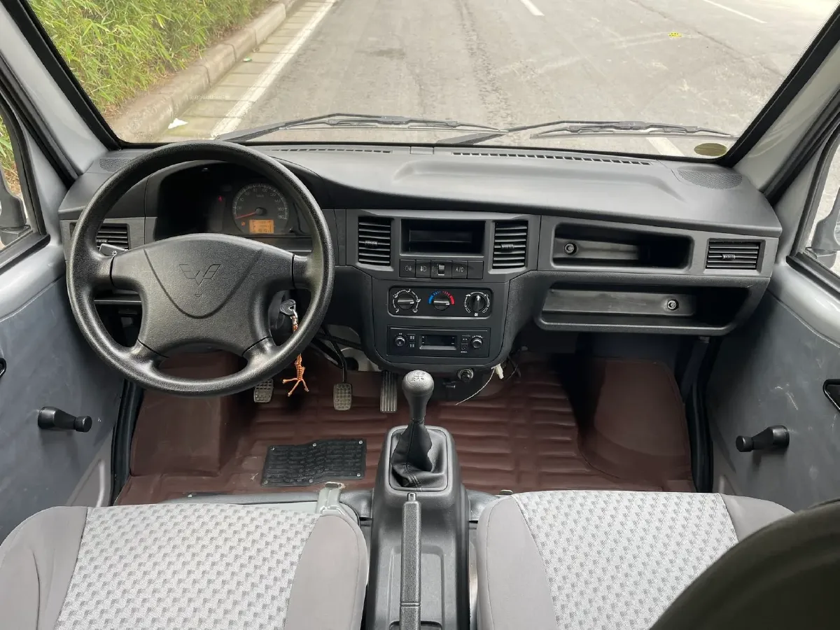 2023 WuLing ZhiGuang Mini Truck 1.5L 102HP L4 5MT,autocango,china used car exporter,china ev exporter,chinese used car exporter,chinese used ev exporter