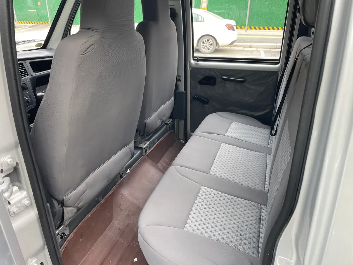 2023 WuLing ZhiGuang Mini Truck 1.5L 102HP L4 5MT,autocango,china used car exporter,china ev exporter,chinese used car exporter,chinese used ev exporter