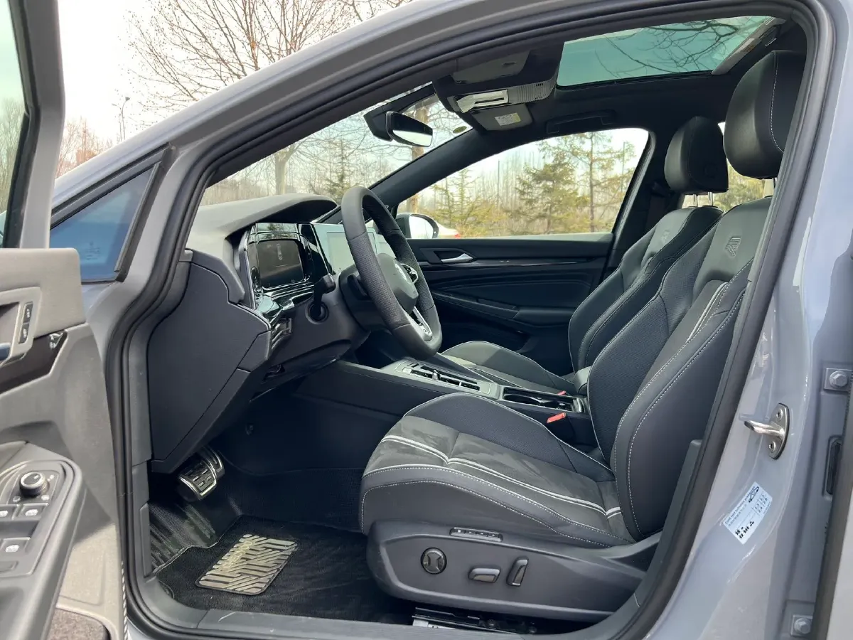 2023 Volkswagen Golf 1.4T 150HP L4 7DCT,autocango,china used car exporter,china ev exporter,chinese used car exporter,chinese used ev exporter