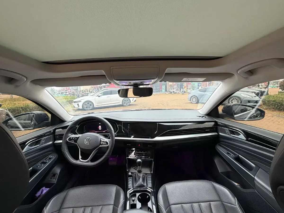 2024 Volkswagen Passat 2.0T 186HP L4 7DCT,autocango,china used car exporter,china ev exporter,chinese used car exporter,chinese used ev exporter