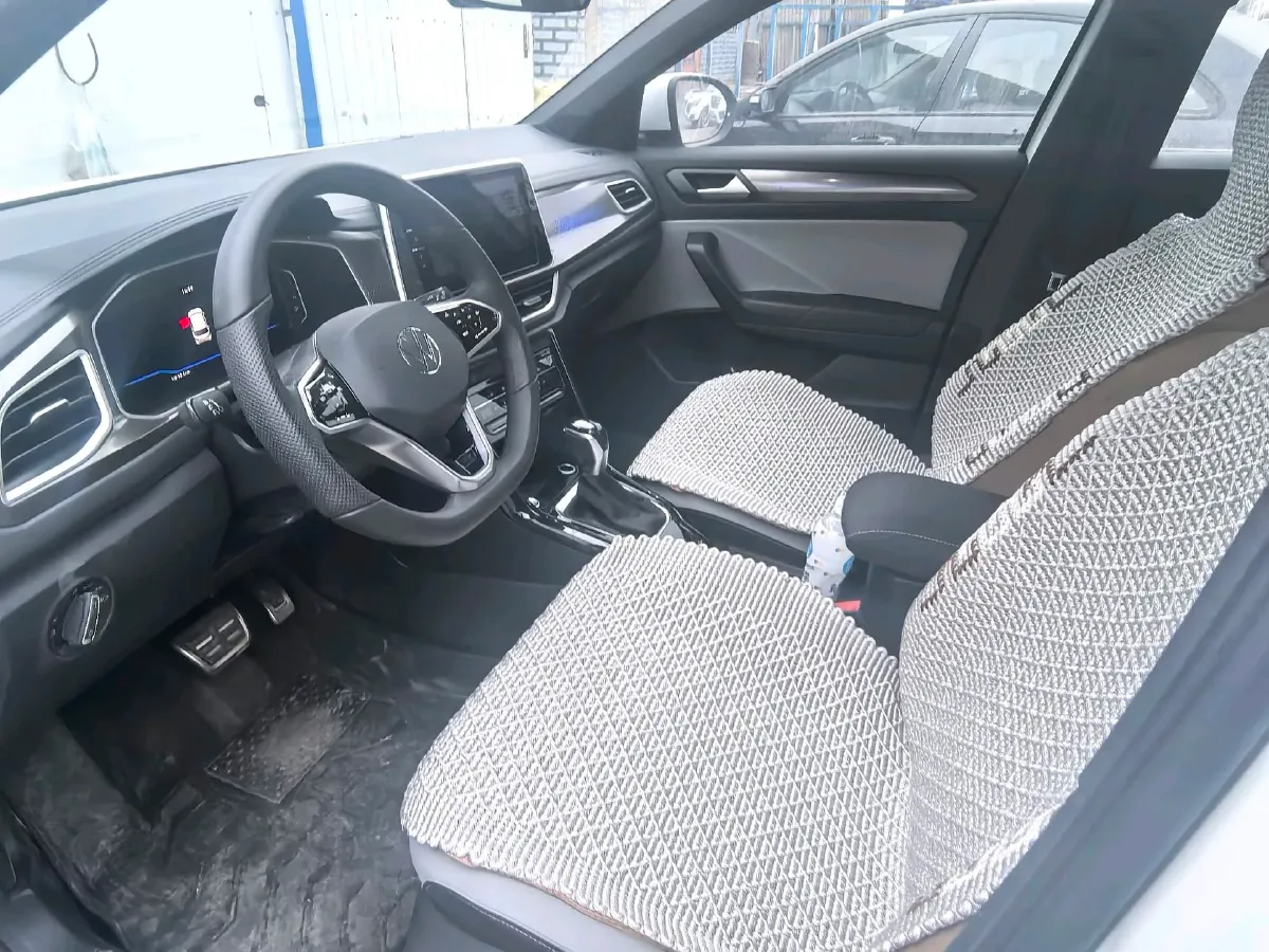 2023 Volkswagen T-Roc 1.5T 160HP L4 7DCT,autocango,china used car exporter,china ev exporter,chinese used car exporter,chinese used ev exporter