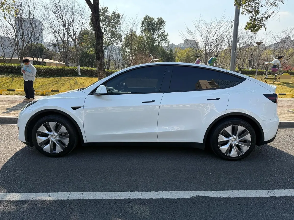 2022 Tesla Model Y BEV 60KWH,autocango,china used car exporter,china ev exporter,chinese used car exporter,chinese used ev exporter