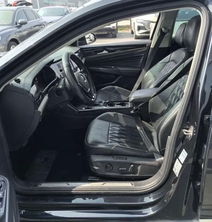 2019 Volvo V40 1.5T 152HP L4 6AT,autocango,china used car exporter,china ev exporter,chinese used car exporter,chinese used ev exporter