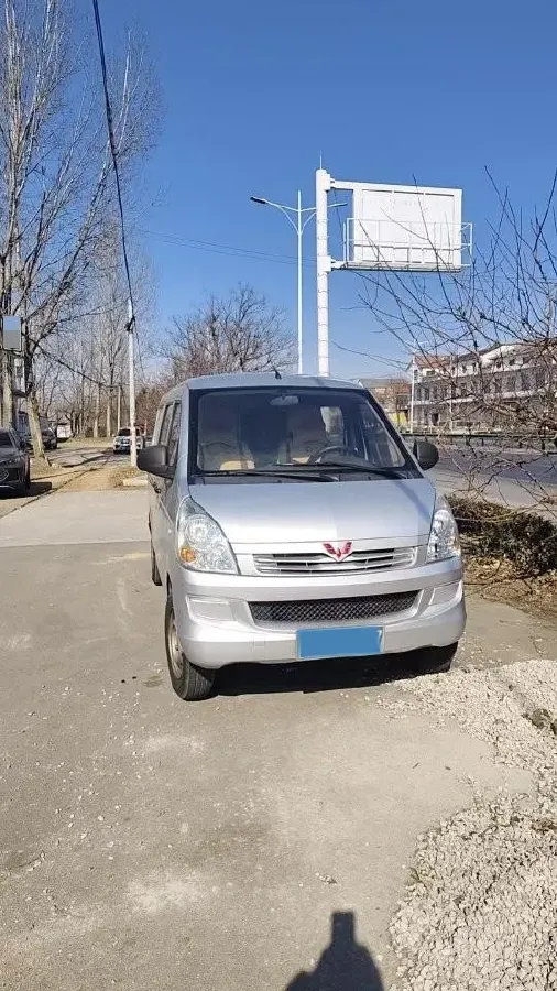 2020 WuLing RongGuang 1.2L 76HP L4 5MT,autocango,china used car exporter,china ev exporter,chinese used car exporter,chinese used ev exporter