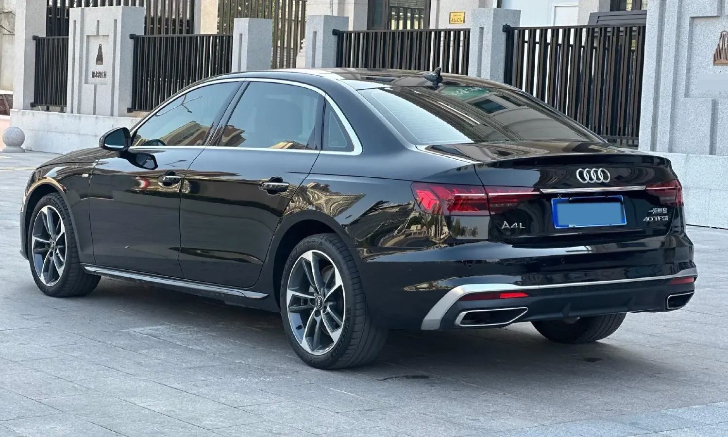 2022 Audi A4L 2.0T 190HP L4 7DCT,autocango,china used car exporter,china ev exporter,chinese used car exporter,chinese used ev exporter