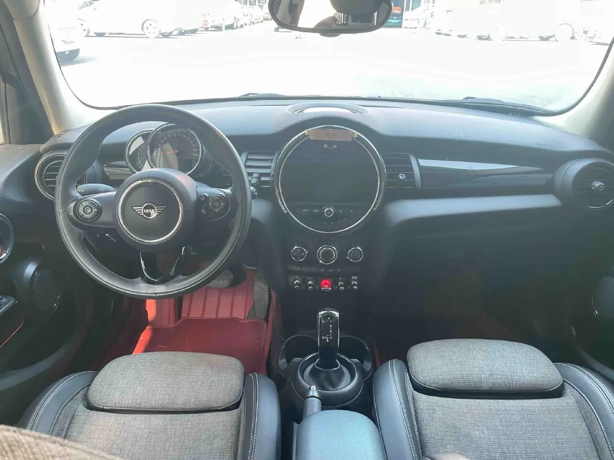 2020 MINI MINI 1.5T 136HP L3 7DCT,autocango,china used car exporter,china ev exporter,chinese used car exporter,chinese used ev exporter