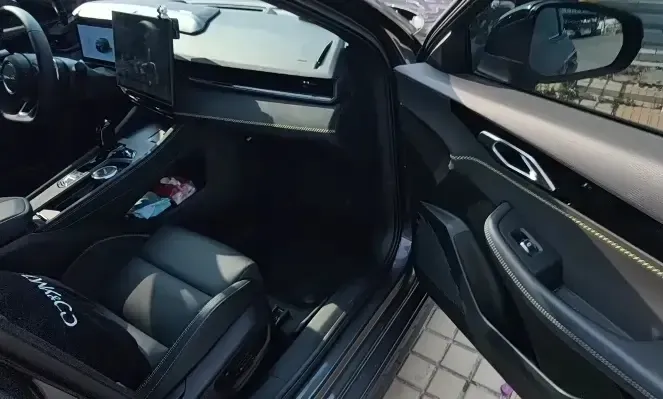 2025 LYNK&CO 03 1.5T 181HP L4 7DCT,autocango,china used car exporter,china ev exporter,chinese used car exporter,chinese used ev exporter