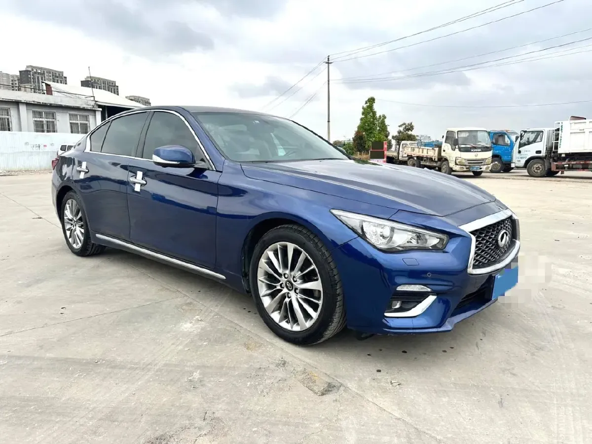 2018 Jeep Grand Commander 2.0T 265HP L4 9AT,autocango,china used car exporter,china ev exporter,chinese used car exporter,chinese used ev exporter