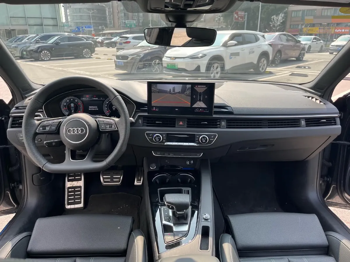 2025 Audi A4L 2.0T 190HP L4 7DCT,autocango,china used car exporter,china ev exporter,chinese used car exporter,chinese used ev exporter