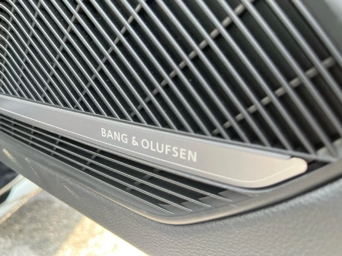 2025 Audi A4L 2.0T 190HP L4 7DCT,autocango,china used car exporter,china ev exporter,chinese used car exporter,chinese used ev exporter