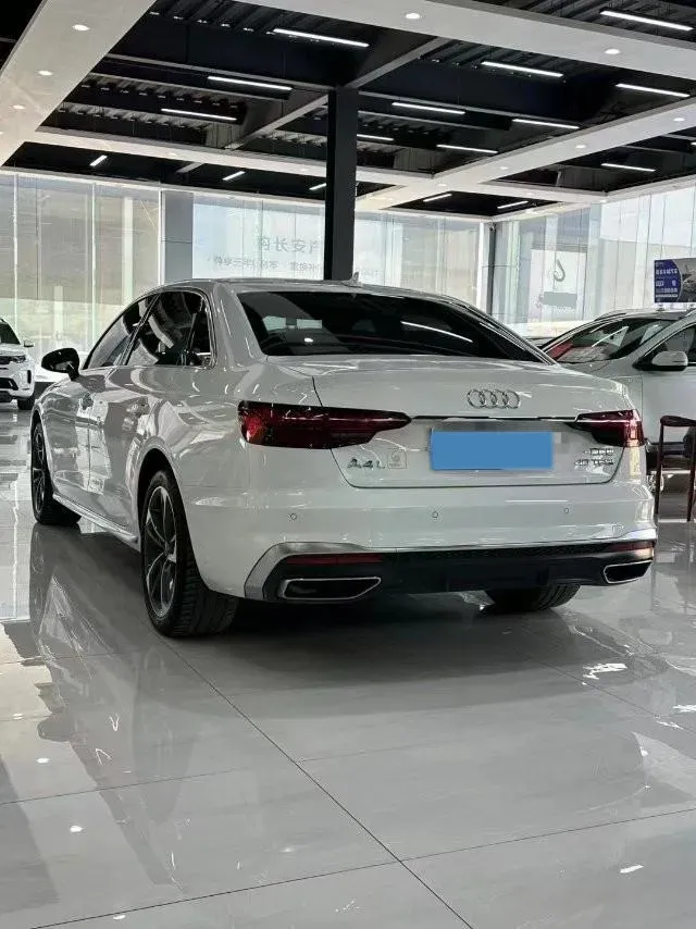 2020 Audi A4L 2.0T 190HP L4 7DCT,autocango,china used car exporter,china ev exporter,chinese used car exporter,chinese used ev exporter