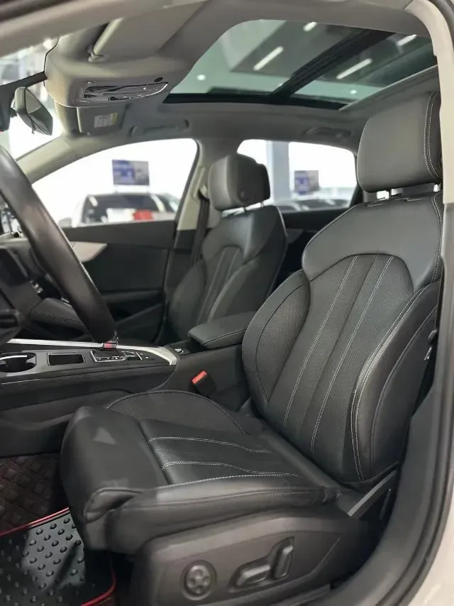 2020 Audi A4L 2.0T 190HP L4 7DCT,autocango,china used car exporter,china ev exporter,chinese used car exporter,chinese used ev exporter