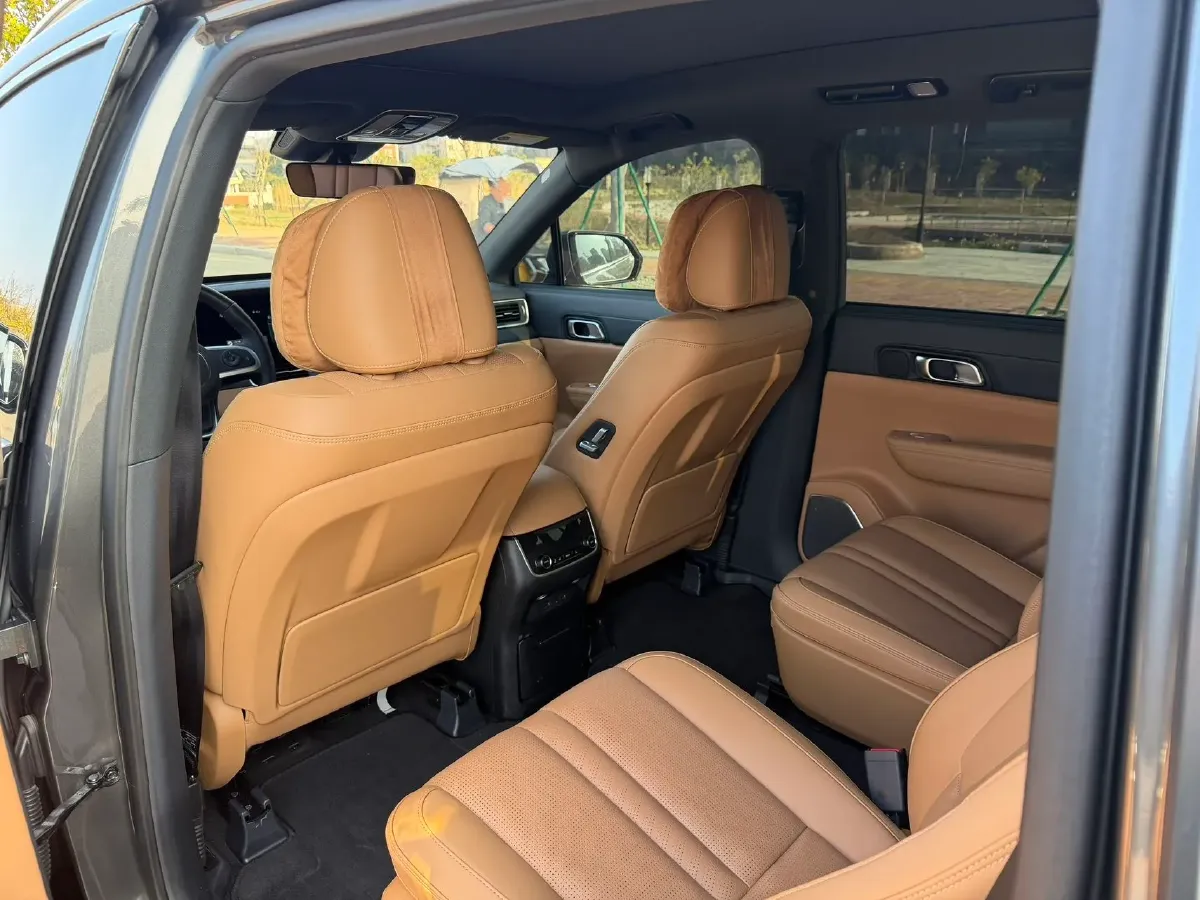 2020 Li ONE Range Extended 131HP REEV 40.5KWH,autocango,china used car exporter,china ev exporter,chinese used car exporter,chinese used ev exporter