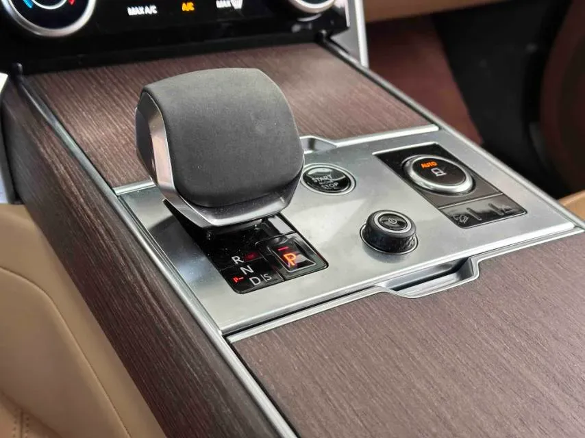 2024 Land Rover Range Rover 3.0T 400HP L6 8AT,autocango,china used car exporter,china ev exporter,chinese used car exporter,chinese used ev exporter