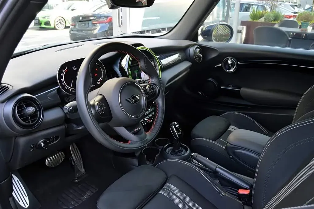 2021 MINI MINI 1.5T 136HP L3 7DCT,autocango,china used car exporter,china ev exporter,chinese used car exporter,chinese used ev exporter