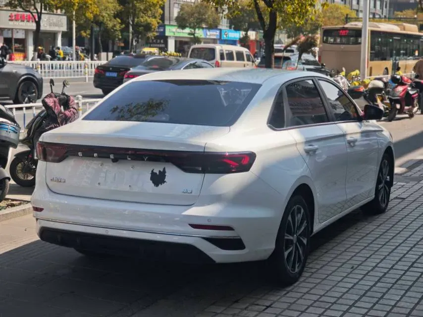 2025 Geely Emgrand 1.5L 127HP L4 CVT,autocango,china used car exporter,china ev exporter,chinese used car exporter,chinese used ev exporter