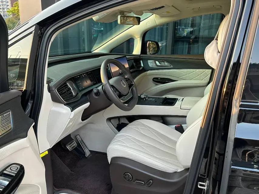 2025 Denza D9 1.5T 156HP L4 E-CVT PHEV 40KWH,autocango,china used car exporter,china ev exporter,chinese used car exporter,chinese used ev exporter