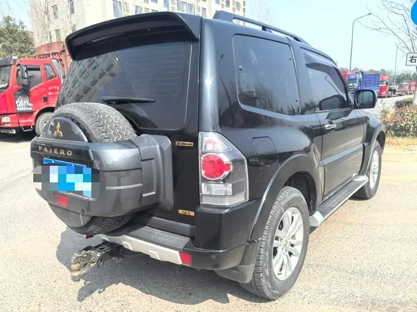 2015 Mitsubishi Pajero 3.0L 177HP V6 5AT,autocango,china used car exporter,china ev exporter,chinese used car exporter,chinese used ev exporter