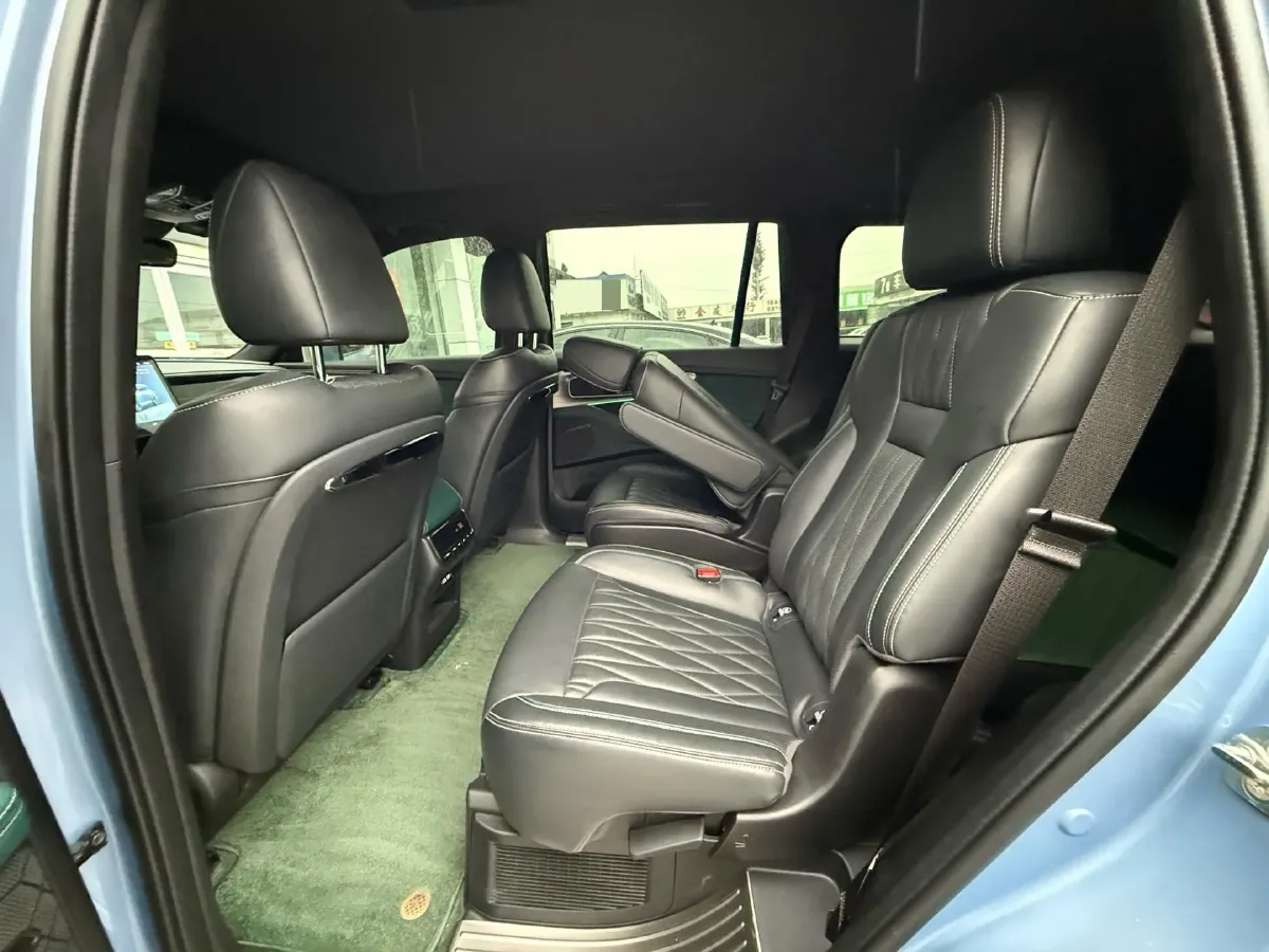 2022 GAC Trumpchi GS8 2.0T 190HP L4 E-CVT Hybrid,autocango,china used car exporter,china ev exporter,chinese used car exporter,chinese used ev exporter