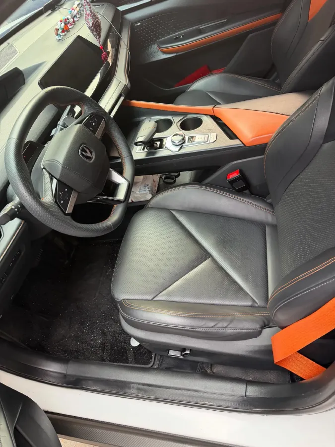 2022 ChangAn UNI-V 1.5T 188HP L4 7DCT,autocango,china used car exporter,china ev exporter,chinese used car exporter,chinese used ev exporter