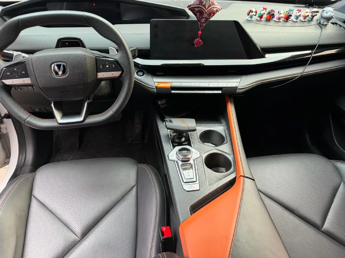 2022 ChangAn UNI-V 1.5T 188HP L4 7DCT,autocango,china used car exporter,china ev exporter,chinese used car exporter,chinese used ev exporter