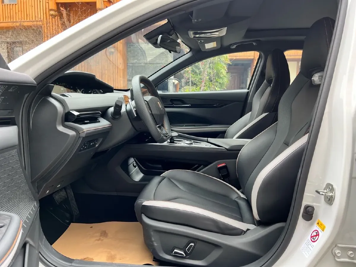 2023 ChangAn UNI-V 1.5T 188HP L4 7DCT,autocango,china used car exporter,china ev exporter,chinese used car exporter,chinese used ev exporter