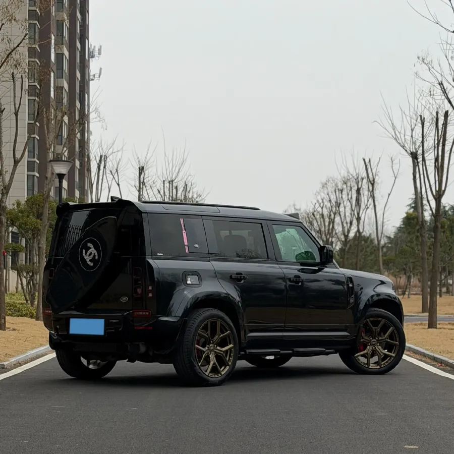 2023 Land Rover Defender 3.0T 400HP L6 8AT,autocango,china used car exporter,china ev exporter,chinese used car exporter,chinese used ev exporter