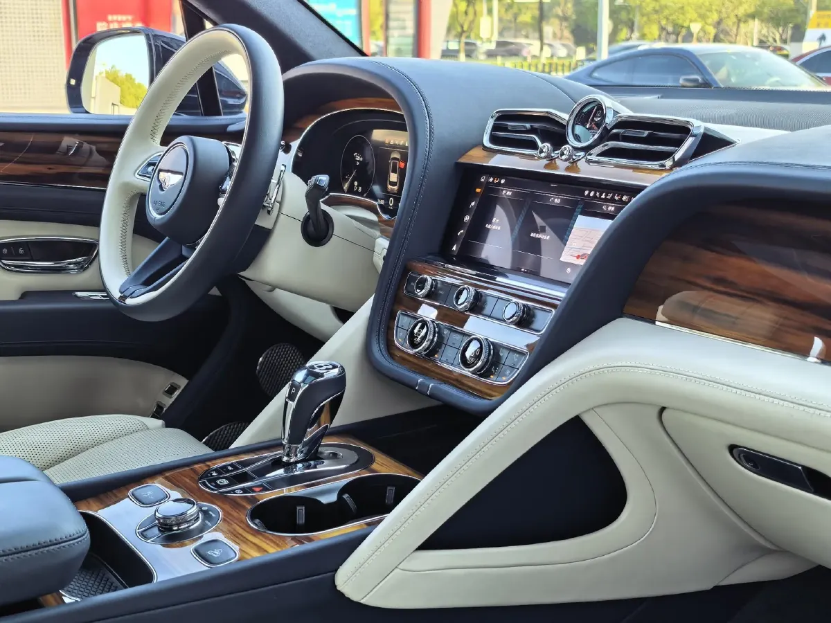2022 Bentley Bentayga 4.0T 550HP V8 8AT,autocango,china used car exporter,china ev exporter,chinese used car exporter,chinese used ev exporter