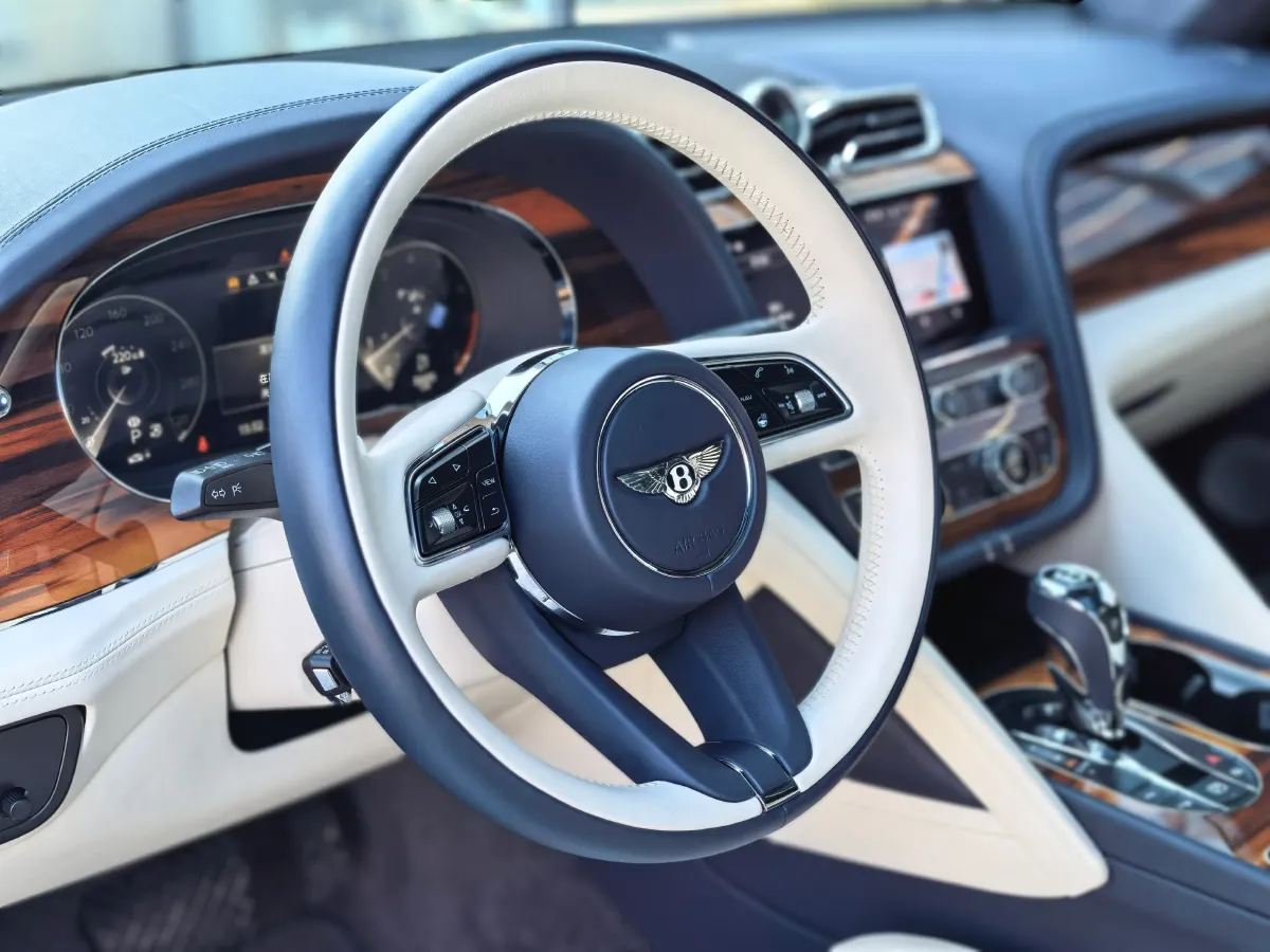 2022 Bentley Bentayga 4.0T 550HP V8 8AT,autocango,china used car exporter,china ev exporter,chinese used car exporter,chinese used ev exporter