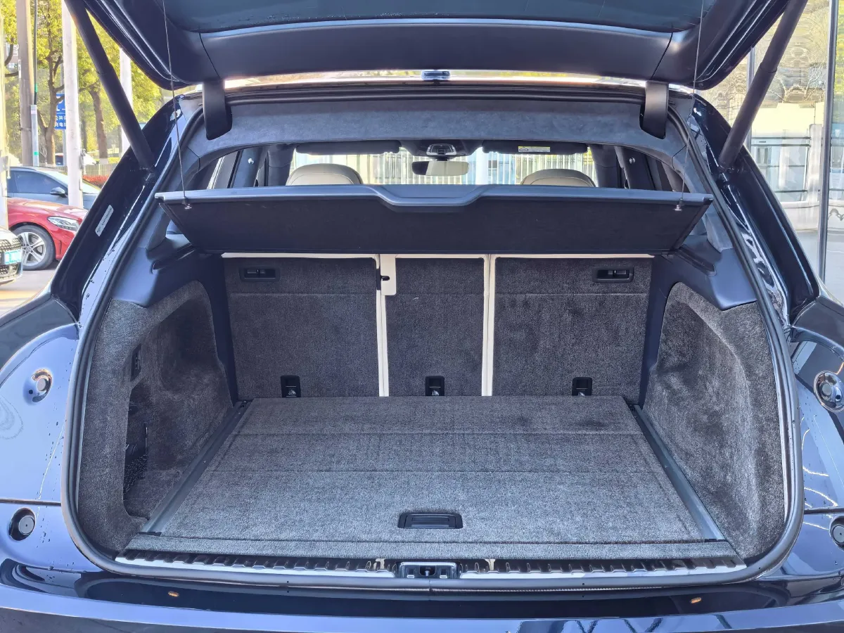 2022 Bentley Bentayga 4.0T 550HP V8 8AT,autocango,china used car exporter,china ev exporter,chinese used car exporter,chinese used ev exporter