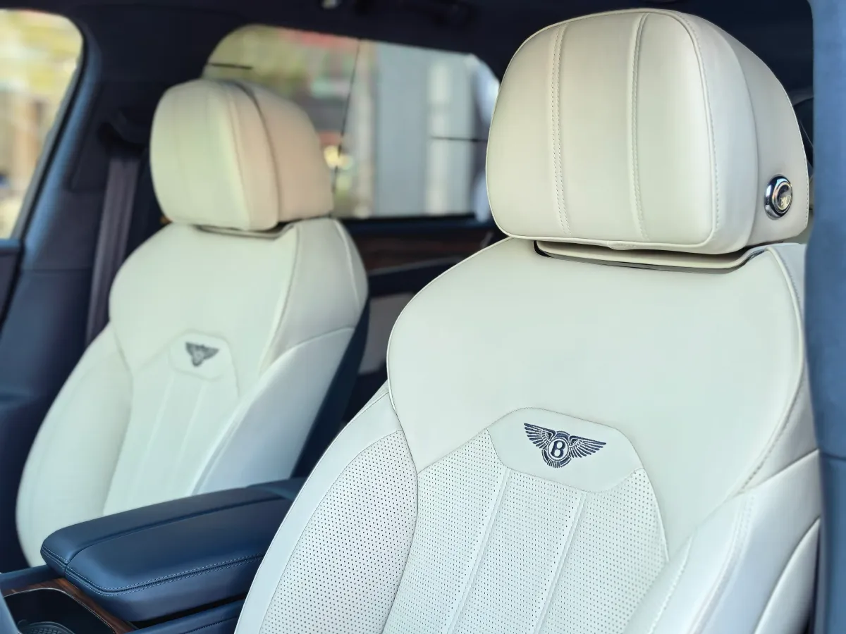 2022 Bentley Bentayga 4.0T 550HP V8 8AT,autocango,china used car exporter,china ev exporter,chinese used car exporter,chinese used ev exporter