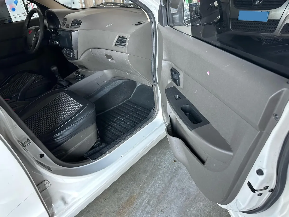 2021 Yema SiPaiKa 1.5L 109HP L4 5MT,autocango,china used car exporter,china ev exporter,chinese used car exporter,chinese used ev exporter